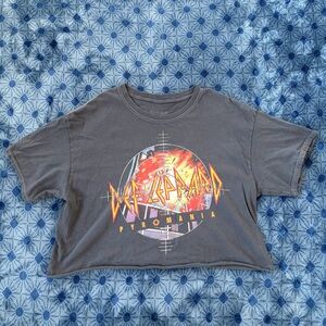 Def Leppard Graphic Crop Top - Black